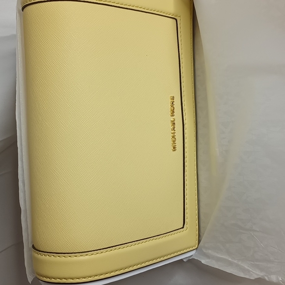 Michael Kors Jet Set Large Saffiano Leather Brown Crossbody Bag - Buttercup - Picture 1 of 6